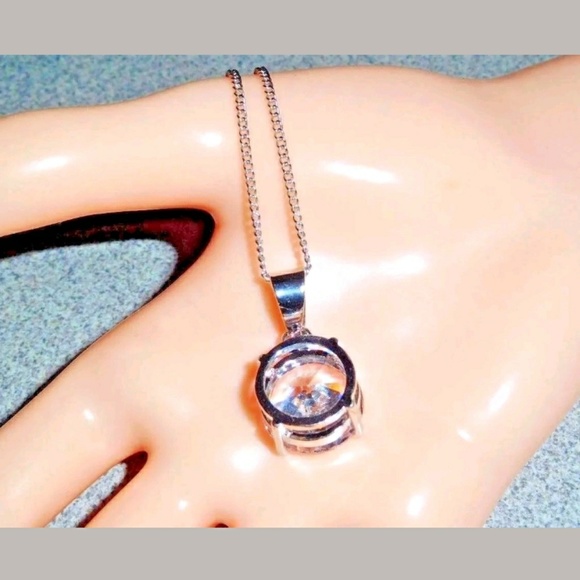 Diamond Simulant Solitarie Pendant + Chain - Picture 3 of 4